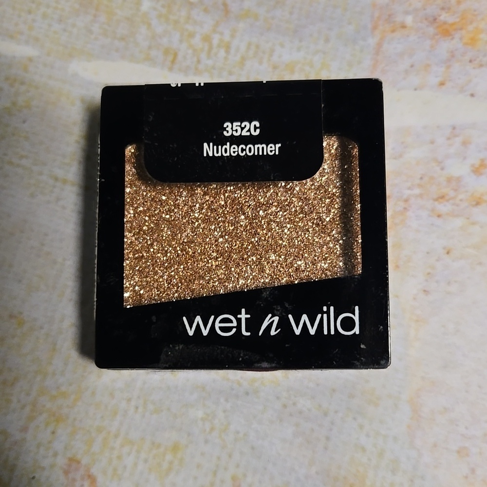 NEW Wet N Wild Color Icon Glitter Single "Nudecomer" Copper Nude Shimmer.